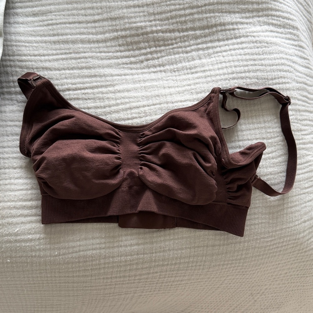 SKIMS MATERNITY NURSING SCULPTING BRA | COCOA